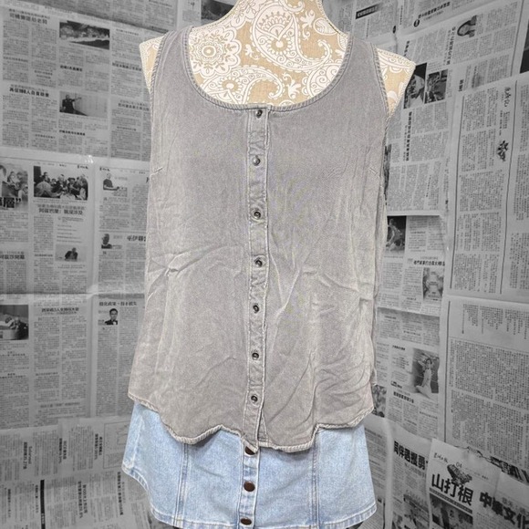 Universal Thread Washed Charcoal Gray Sleeveless Button Front Tank Top Size L - Picture 1 of 5